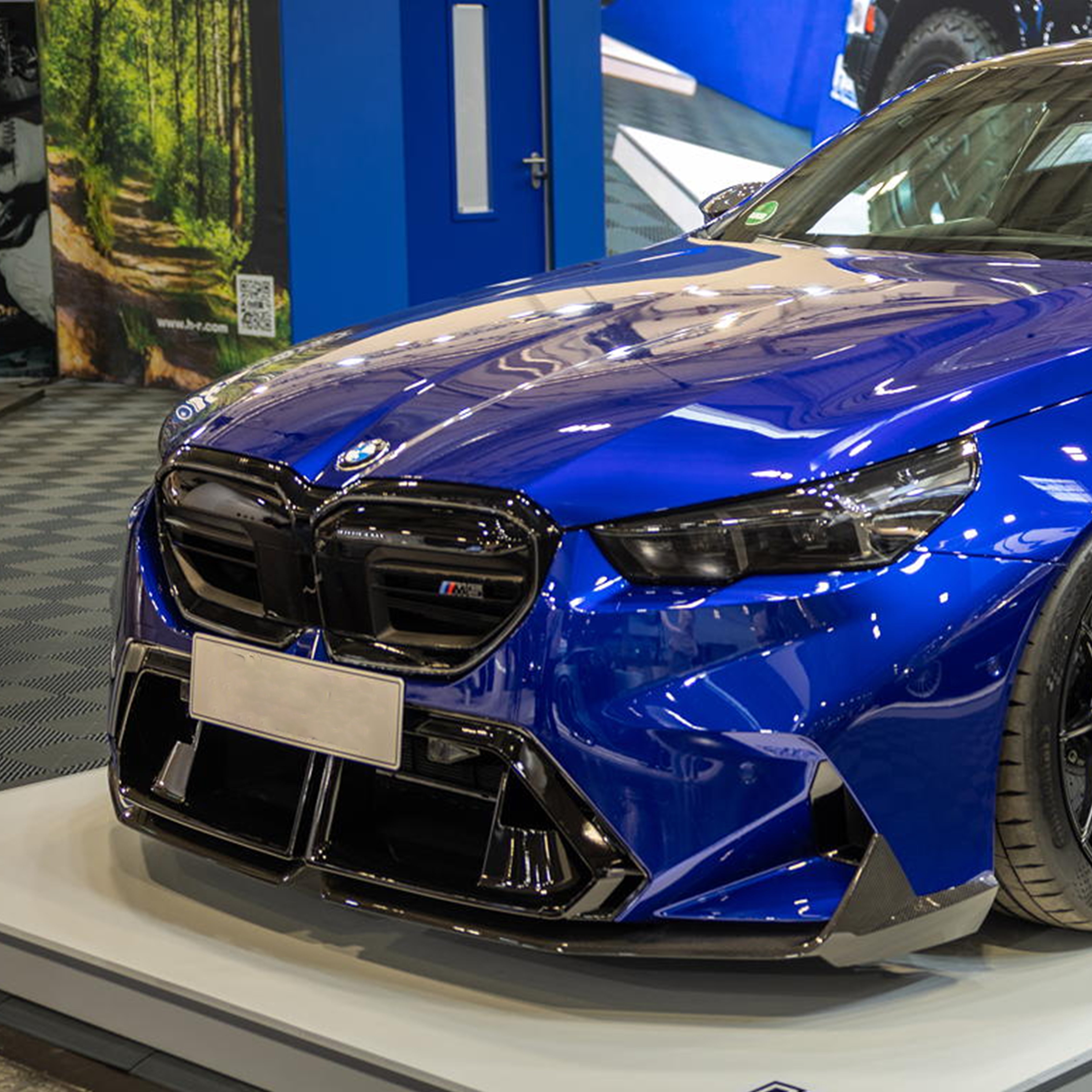 AMXNX BMW M5 G90 MP style Front Lip In Prepreg Carbon Fiber