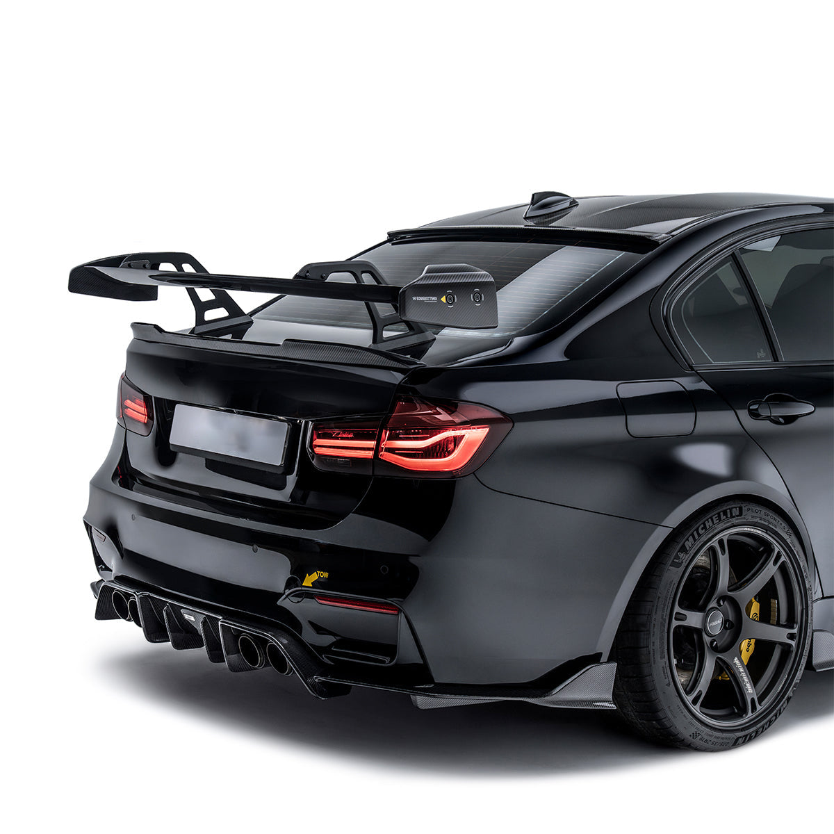 Dry carbon fiber rear spoiler for BMW M2, M3, M4, and AT-R3 models.