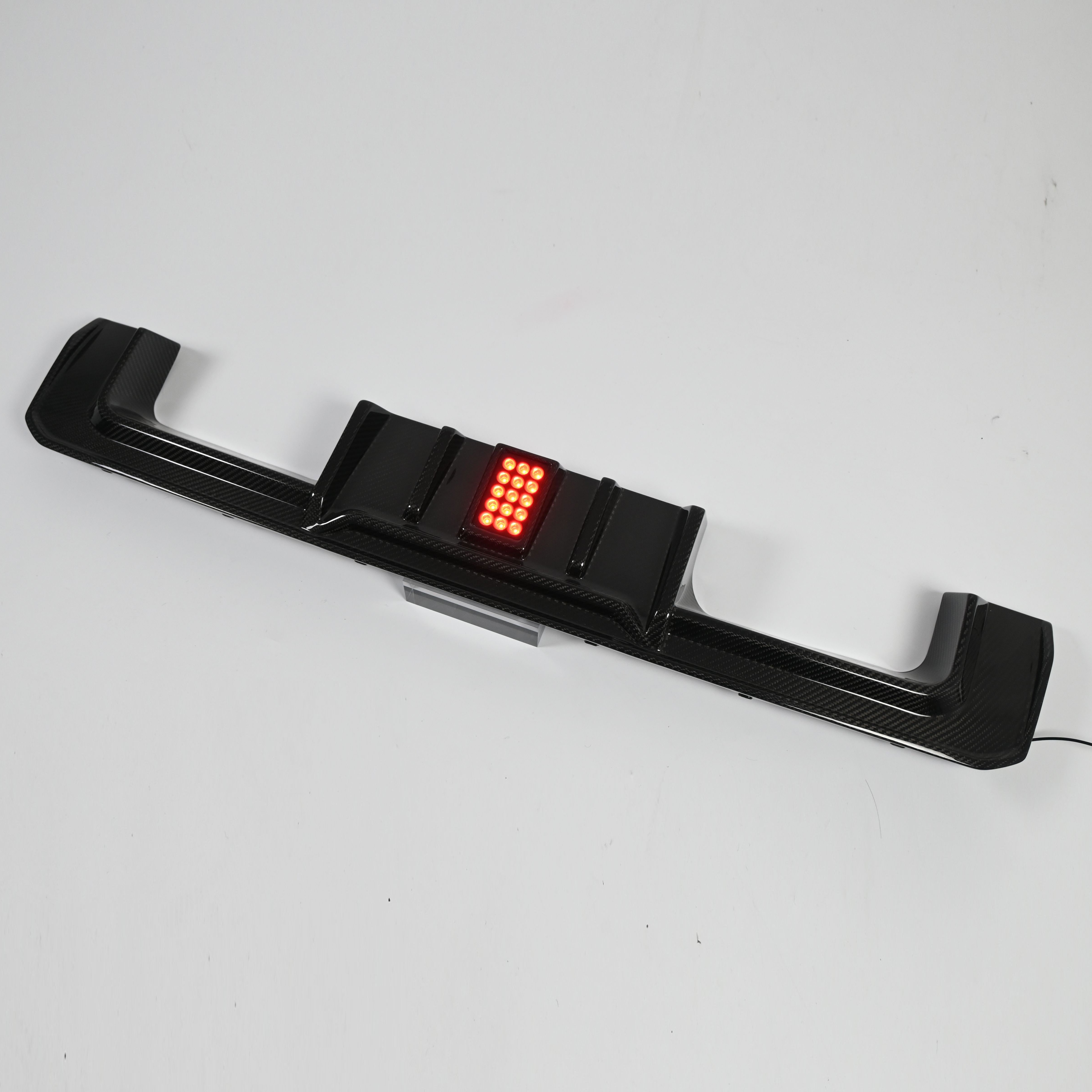 BMW M3 G80 / M4 G82 - CARBON FIBER REAR DIFFUSER WITH F1 LED (V2)